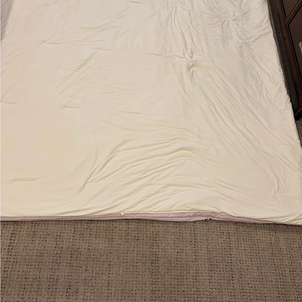 Mellow Built-In White/Lavender Duvet Cover Comforter - machine washable